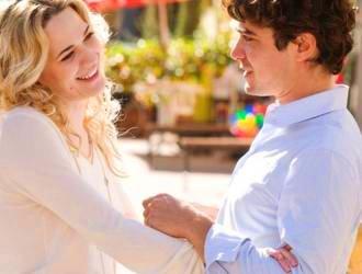 ...des Anwalts Roberto (Riccardo Scamarcio), der auf Geschäftsreise in die Toscana fährt und dort die unwiderstehliche Micol (Laura Chiatti) trifft.